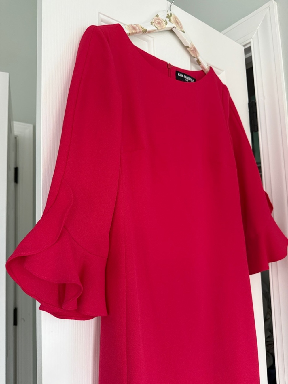 Karl Lagerfeld Vibrant hot pink Bell-Sleeve Shift Dress size 4 - Picture 2 of 4